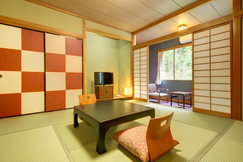 Yugawara-Onsen Komachikan Экстерьер фото