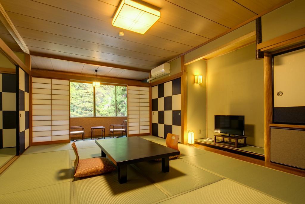 Yugawara-Onsen Komachikan Экстерьер фото