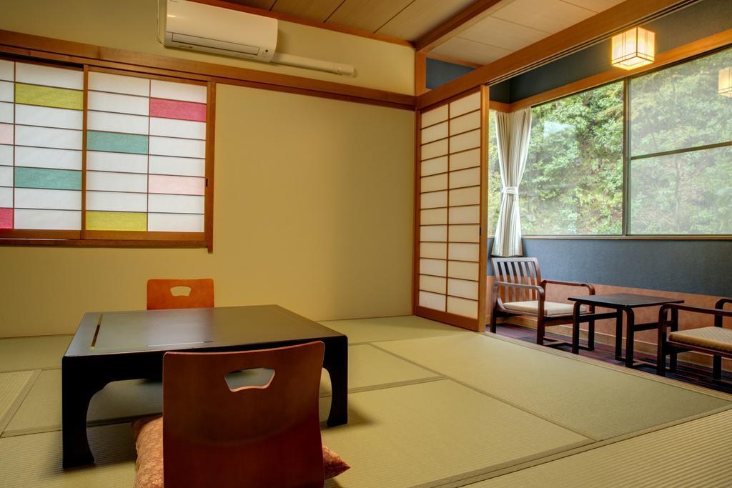 Yugawara-Onsen Komachikan Экстерьер фото
